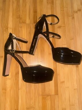 Jessica Simpson Black Patent Platform Ankle-Strap Pumps